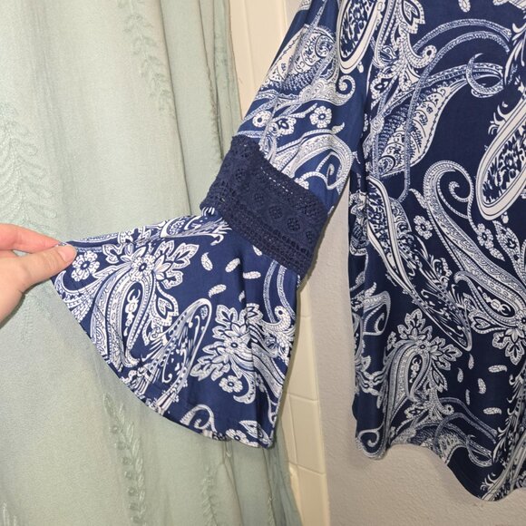 Women’s Long Sleeve Crochet Top By Roommates, Size XL, Navy Paisley Print - Picture 6 of 7